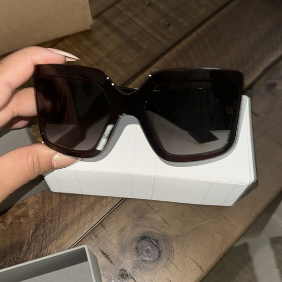 So Light 2 Shield Sunglasses Tortoise - Picture 7 of 8